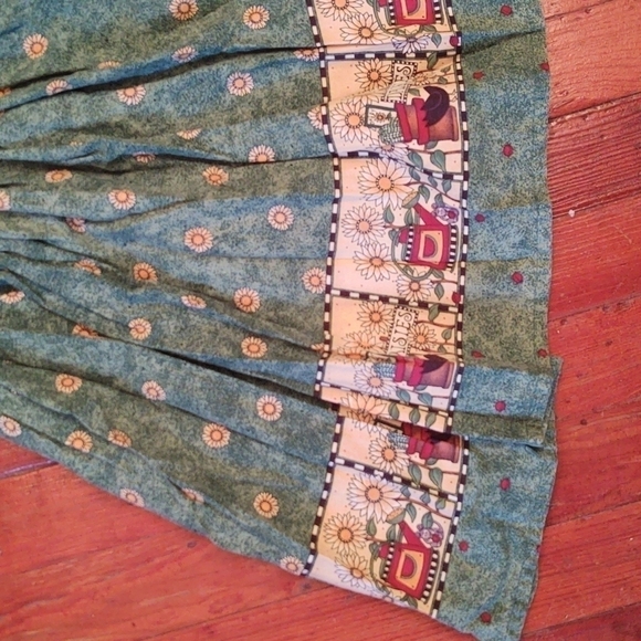 Daisy Print Green Sleeveless Sundress - Picture 3 of 9